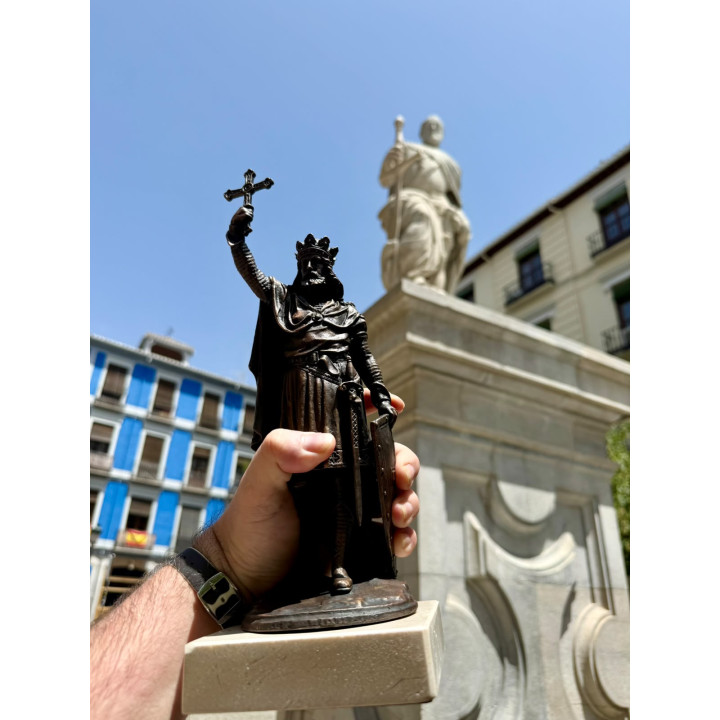 Escultura de Don Pelayo